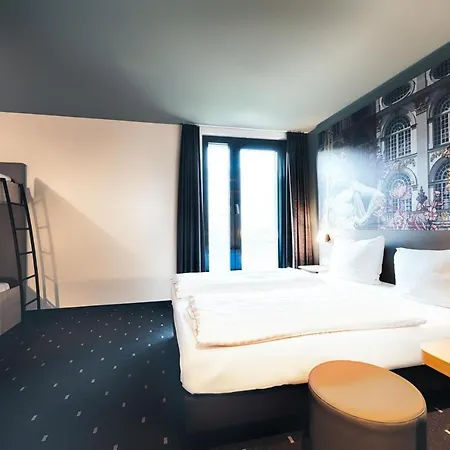 B&B Hotel München-Moosach Exterior foto